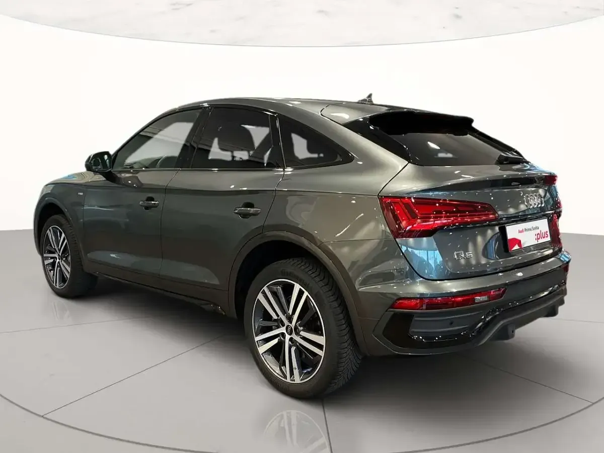 Usata Audi Q5 Sportback S-Line 204 CV (150 kW) 2024 Grigio daytona perlato SUV
