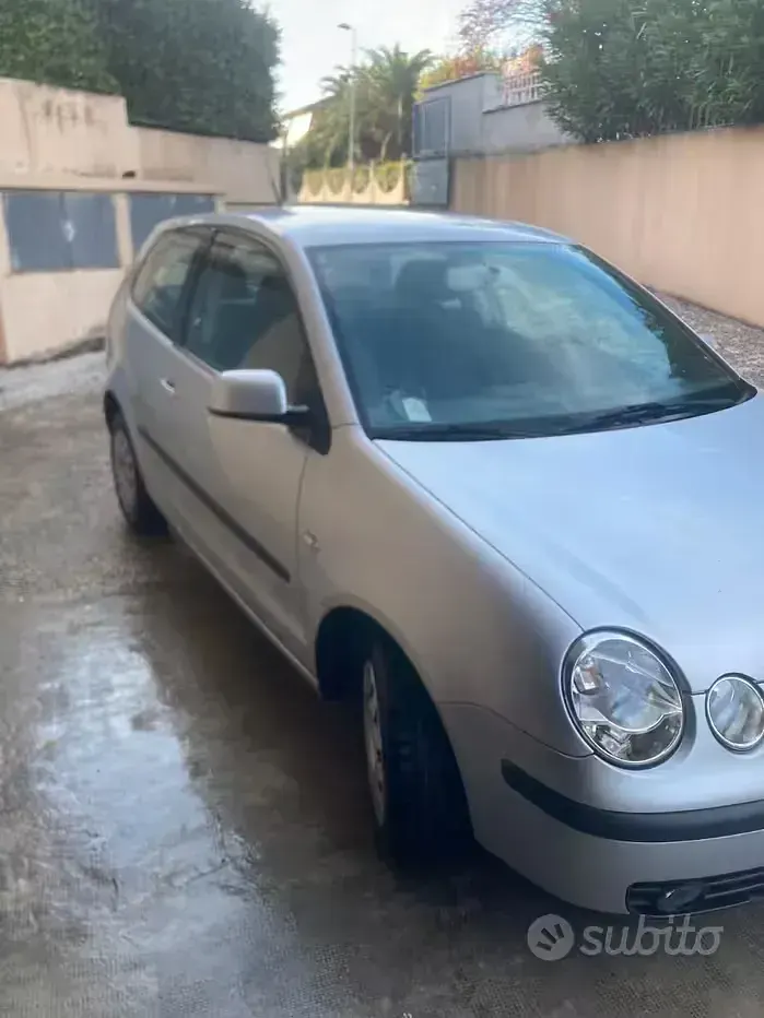 Usata VW Polo 54 CV (39 kW) 2003 Grigio Berlina