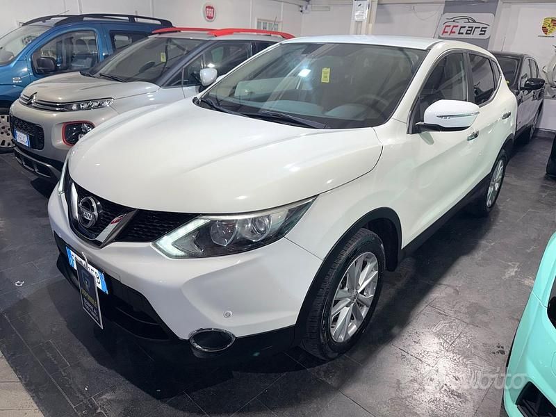Usata Nissan Qashqai Tekna 110 CV (80 kW) 2016 Bianco SUV