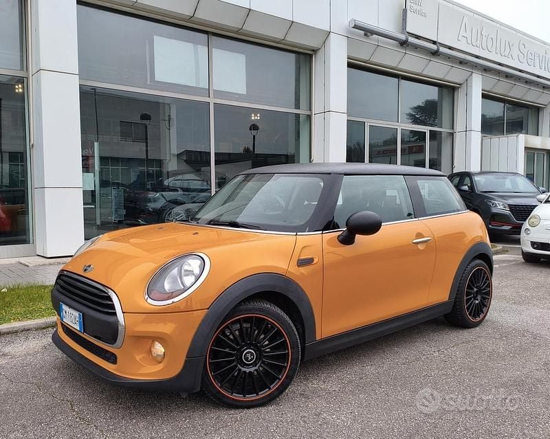Usata Mini ONE 75 CV (55 kW) 2015 Arancione Utilitaria