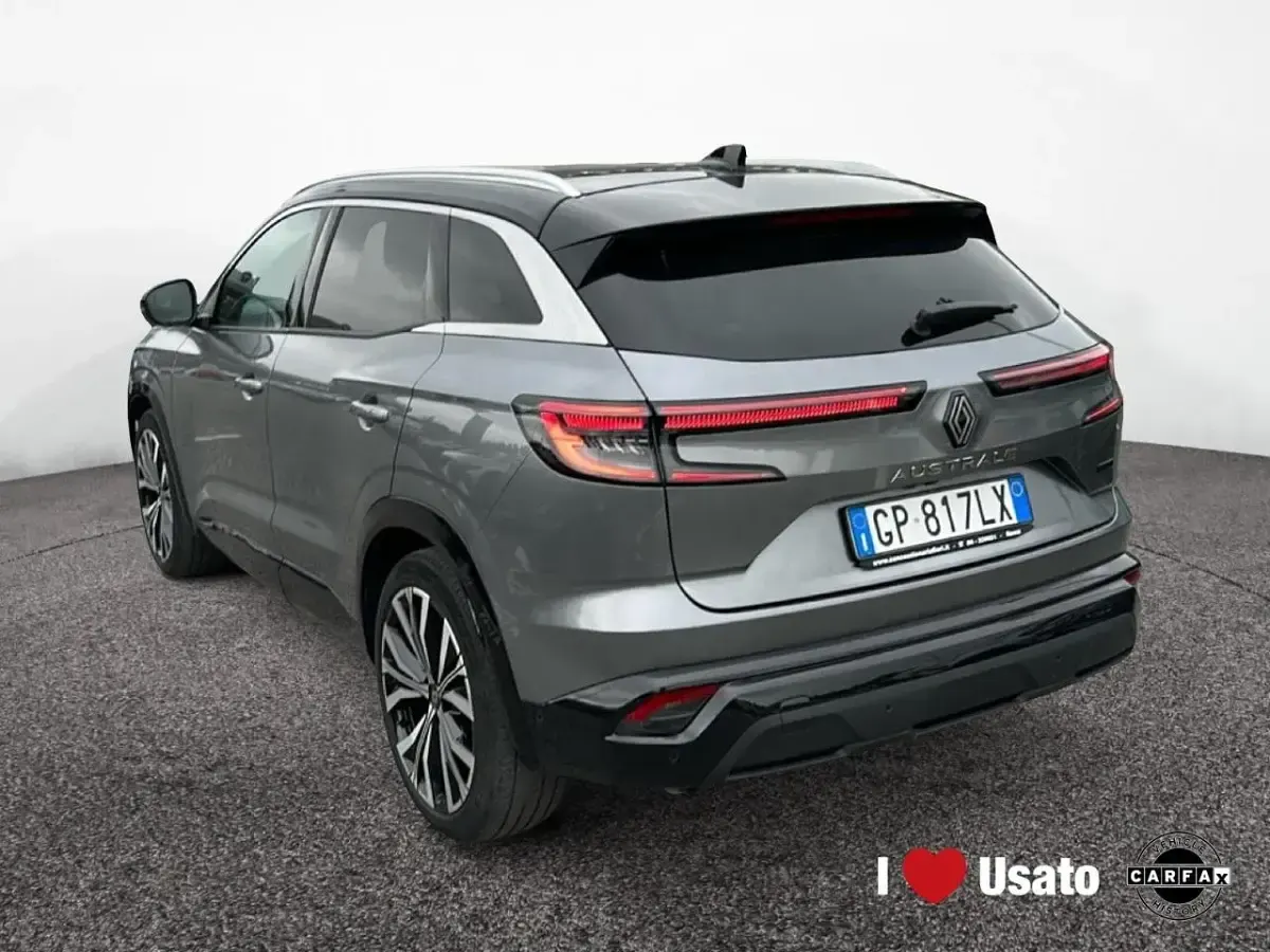Usata Renault Clio Iconic 200 CV (147 kW) 2023 Grigio Utilitaria
