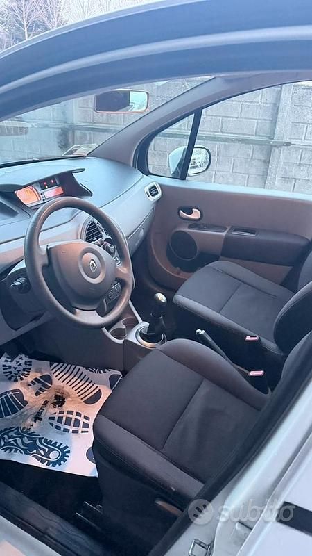 Usata Renault Modus 102 CV (75 kW) 2012 Bianco Monovolume