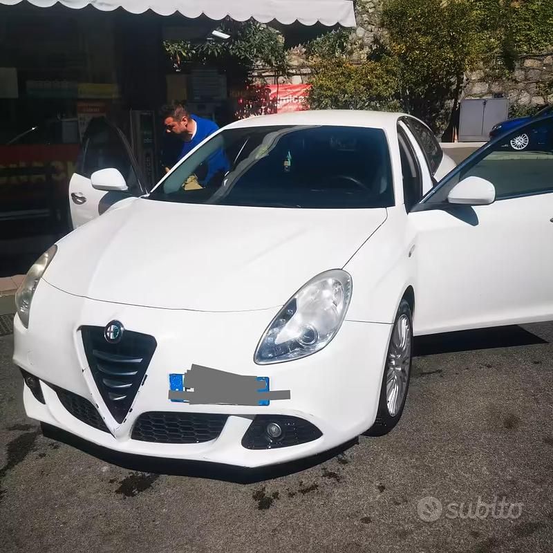 Usata Alfa Romeo Giulietta 105 CV (77 kW) 2013 Bianco Utilitaria