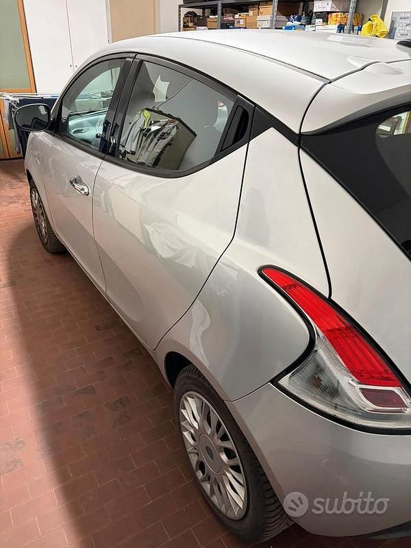 Usata Lancia Ypsilon 60 CV (44 kW) 2011 Utilitaria