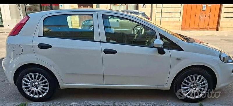 Usata Fiat Punto Street 69 CV (50 kW) 2016 Utilitaria