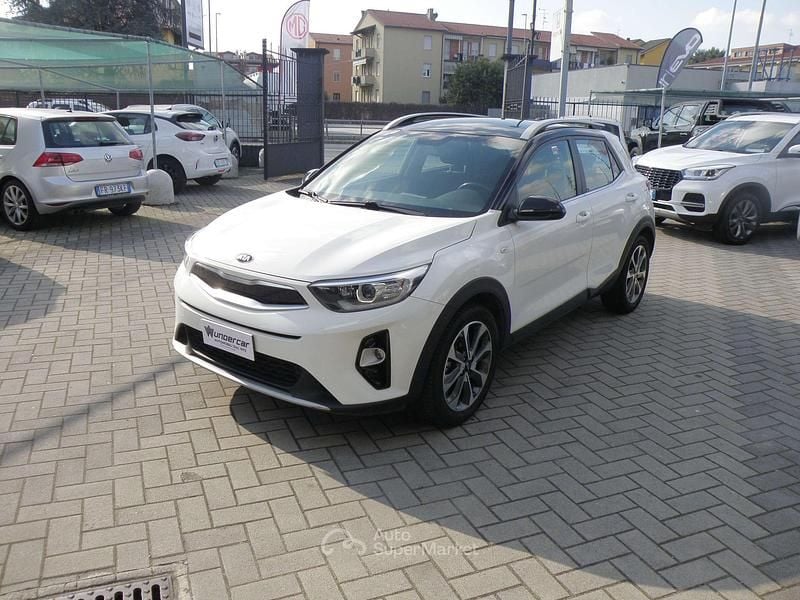Usata Kia Stonic Style 101 CV (74 kW) 2019 Bianco SUV
