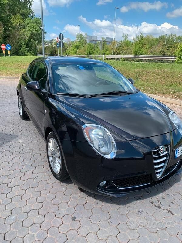 Nero Usata 2014 Alfa Romeo MiTo Distinctive Due volumi | 4000 € (Buon prezzo) - Immagine 1/4