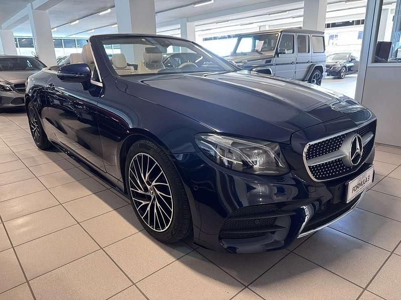 Usata Mercedes E220 Premium Plus 194 CV (142 kW) 2018 Blu/azzurro Cabrio