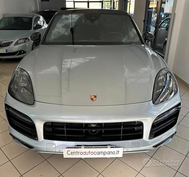 Usata Porsche Cayenne 460 CV (338 kW) 2020 Argento SUV