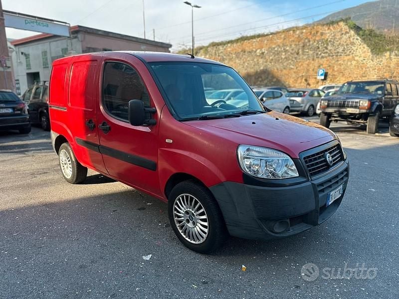 Usata Fiat Doblò 2007 Rosso Monovolume