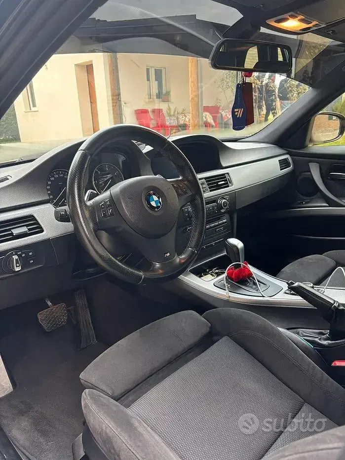 Usata BMW 330 Efficient Dynamics 245 CV (180 kW) 2011 Nero Station wagon