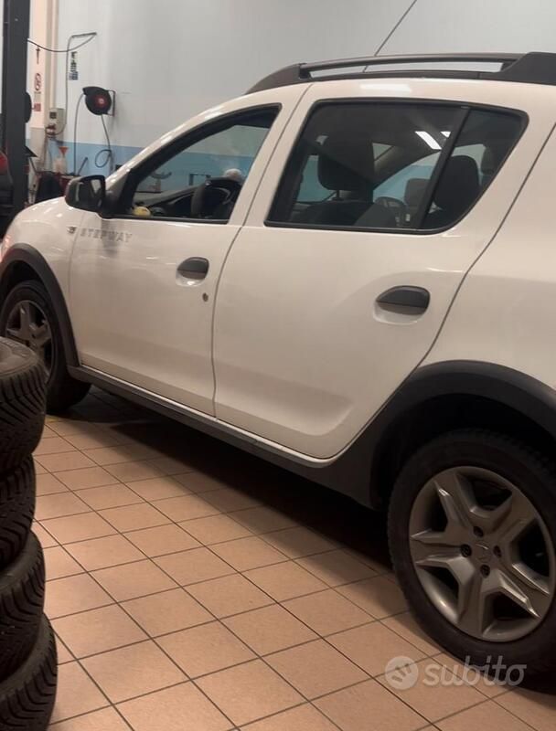 Usata Dacia Sandero 90 CV (66 kW) 2017 Bianco Utilitaria