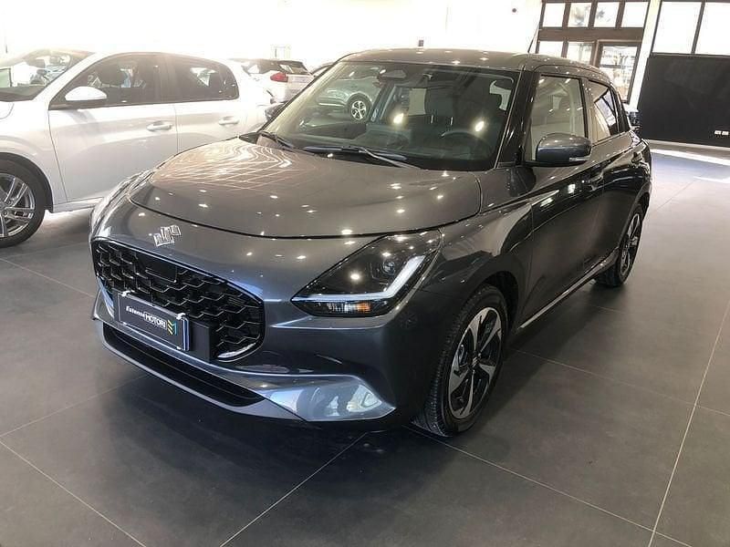 Usata Suzuki Swift 83 CV (61 kW) 2024 Grigio Utilitaria