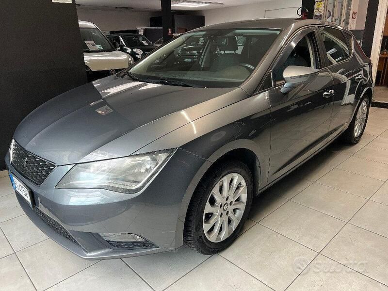 Usata Seat Leon Style 105 CV (77 kW) 2013 Grigio scuro Berlina