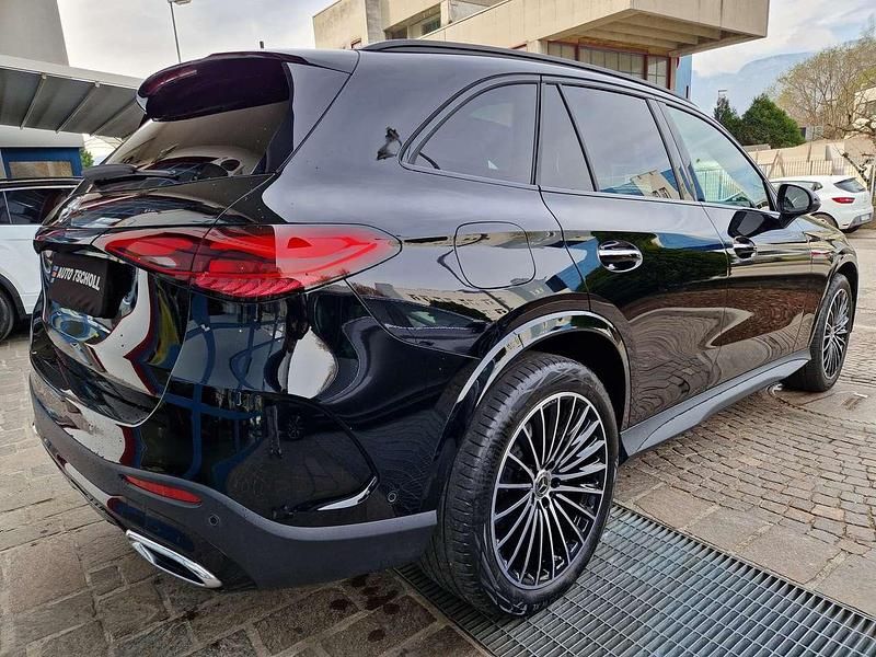 Usata Mercedes GLC220 AMG 197 CV (144 kW) 2023 Schwarz  unilack SUV