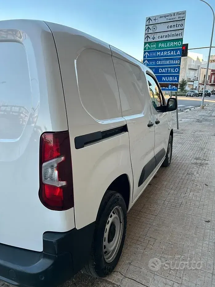 Usata Opel Combo S 102 CV (75 kW) 2022 Bianco Monovolume