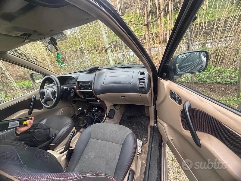 Usata Nissan Terrano 125 CV (91 kW) 2001 Nero SUV