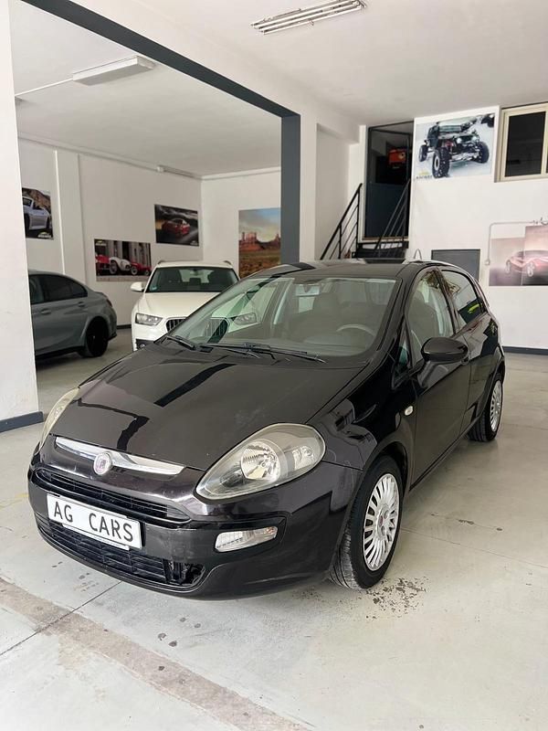 Usata Fiat Punto Lounge 85 CV (62 kW) 2014 Nero Utilitaria