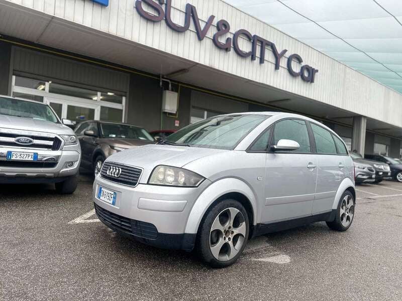 Grigio Usata 2004 Audi A2 Due volumi | 2900 € (Ottimo prezzo) - Immagine 1/4