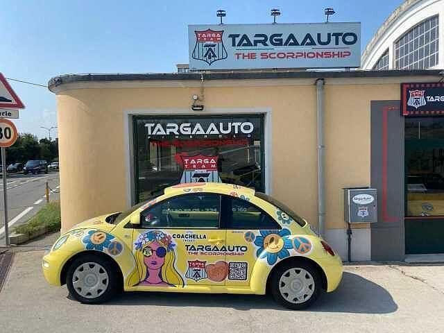 Usata VW New Beetle 101 CV (74 kW) 2000 Giallo Utilitaria