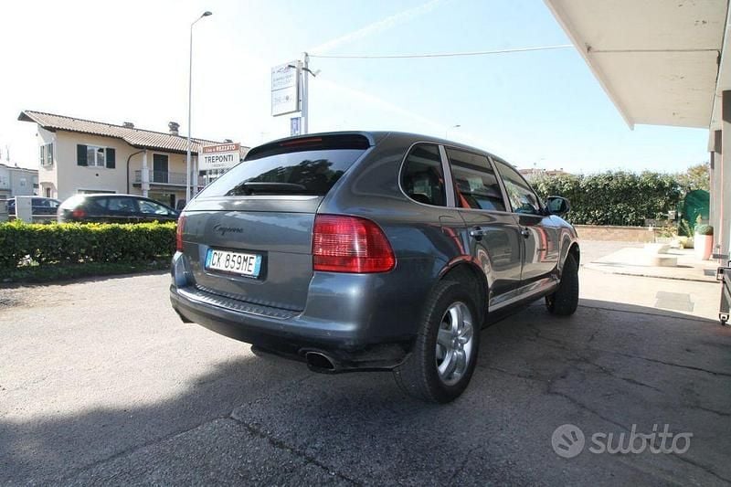 Usata Porsche Cayenne 250 CV (183 kW) 2004 Grigio SUV
