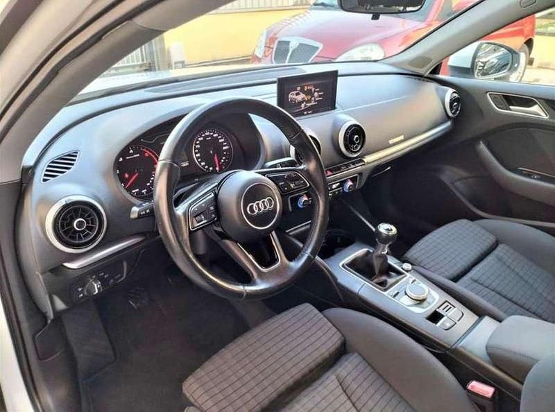Usado Audi A3 Sport 116 CV (85 kW) 2017 Blanco Berlina