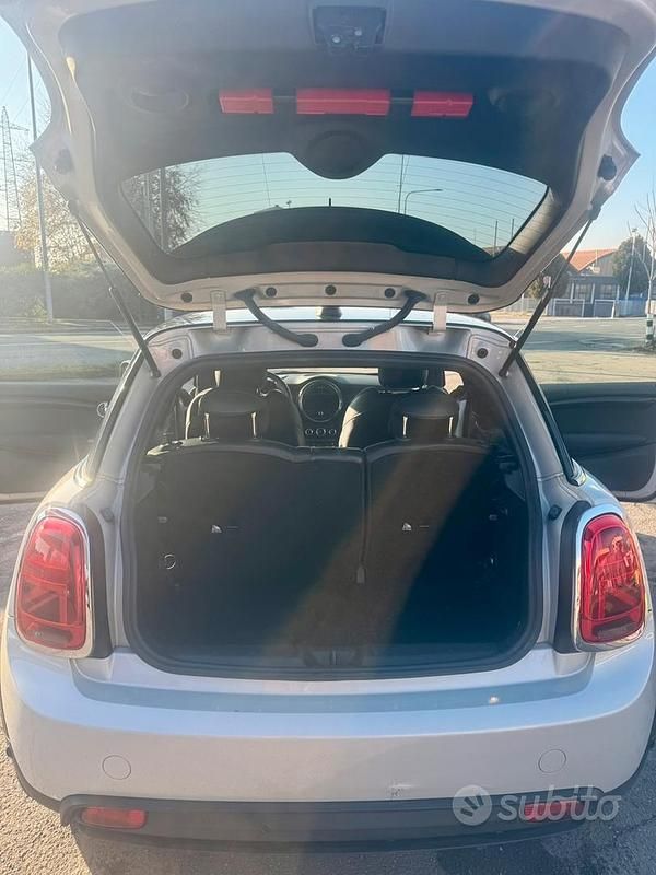 Usata Mini Cooper SE 75 kW (102 CV) 2020 Grigio Utilitaria