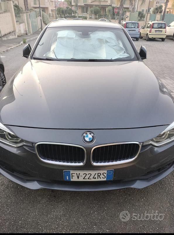 Usata BMW 318 150 CV (110 kW) 2018 Grigio Berlina
