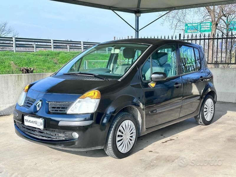 Nero Usata 2005 Renault Modus Monovolume | 3600 € (Cara) - Immagine 1/2