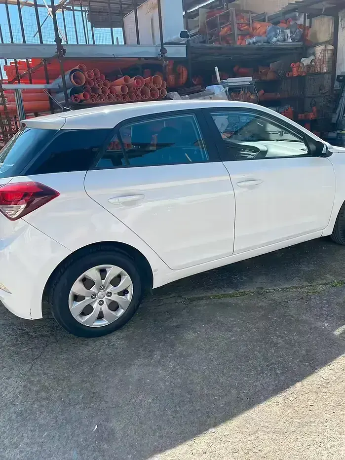 Usata Hyundai i20 84 CV (61 kW) 2017 Bianco Berlina