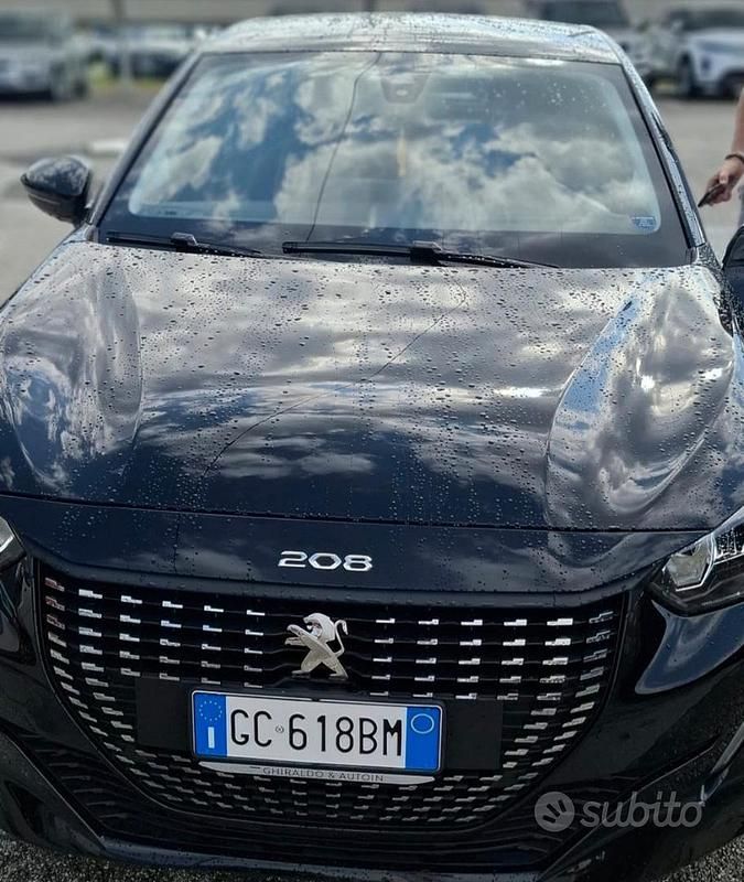 Usata Peugeot 208 75 CV (55 kW) 2020 Nero Utilitaria