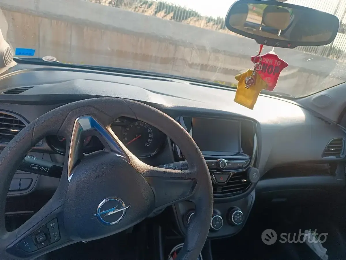 Usata Opel Karl 75 CV (55 kW) 2017 Bluazzurro Utilitaria