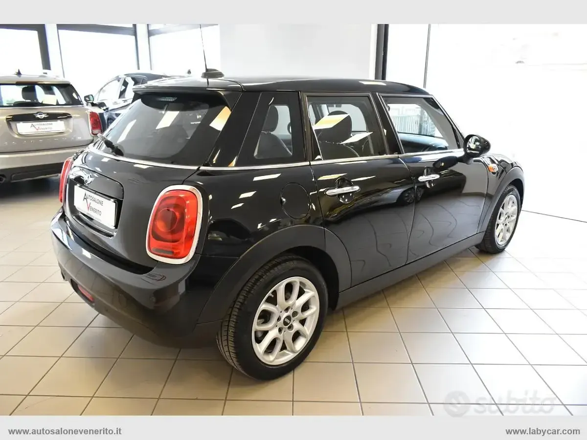 Usata Mini Cooper D Hype 116 CV (85 kW) 2018 Nero Utilitaria