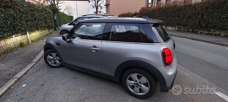 Usata Mini Cooper Essential 136 CV (100 kW) 2023 Grigio Utilitaria