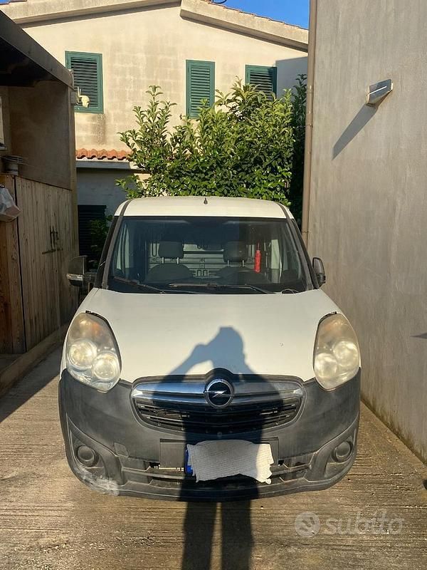 Usata Opel Combo 2015 Bianco Monovolume