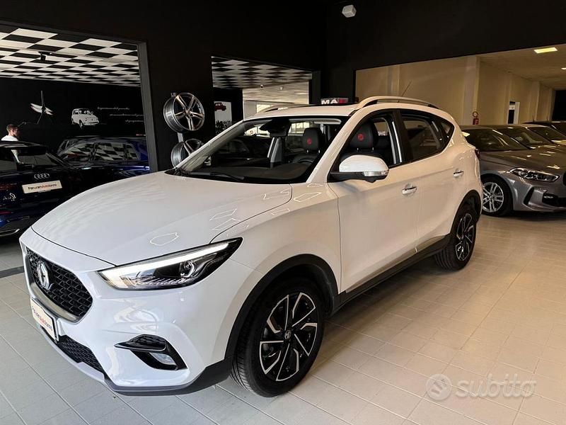 Usata MG ZS Luxury 111 CV (81 kW) 2023 Bianco(met.) Berlina
