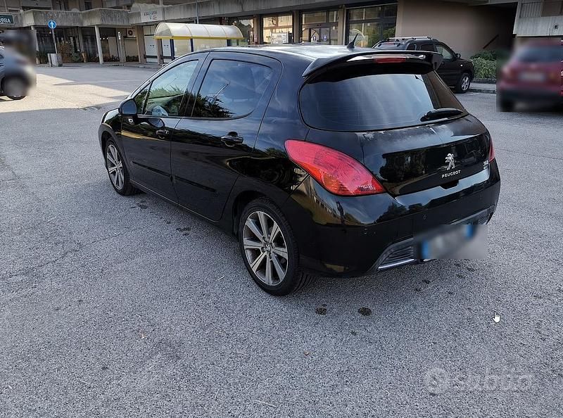 Begagnad Peugeot 308 Allure 111 HK (81 kW) 2012 Svart Sedan