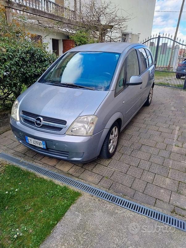 Usata Opel Meriva 90 CV (66 kW) 2005 Grigio Monovolume
