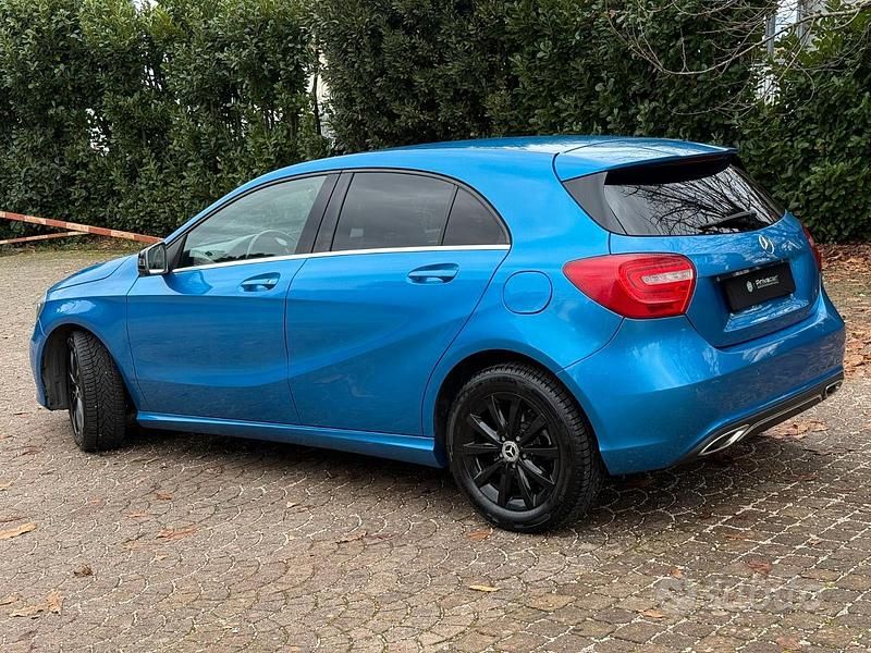 Usata Mercedes A180 109 CV (80 kW) 2013 Blu Berlina
