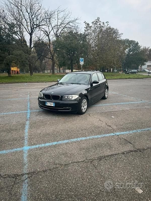Nero Usata 2008 BMW 116 Due volumi | 4000 € (Buon prezzo) - Immagine 1/4