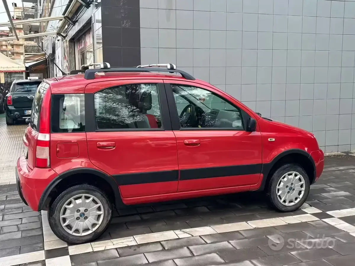 Usata Fiat Panda 4x4 Climbing 60 CV (44 kW) 2005 Rosso Utilitaria