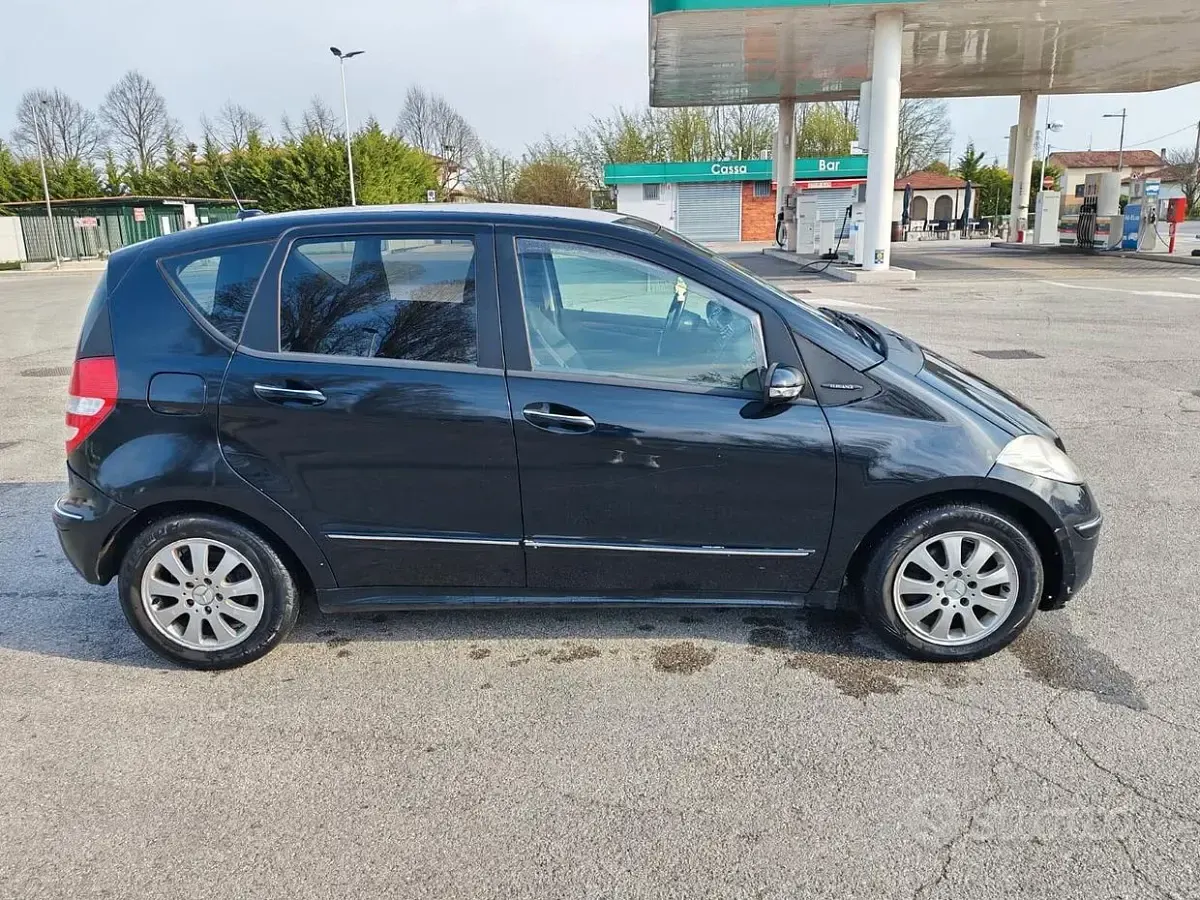 Usata Mercedes A200 Elegance 82 CV (60 kW) 2006 Nero Berlina