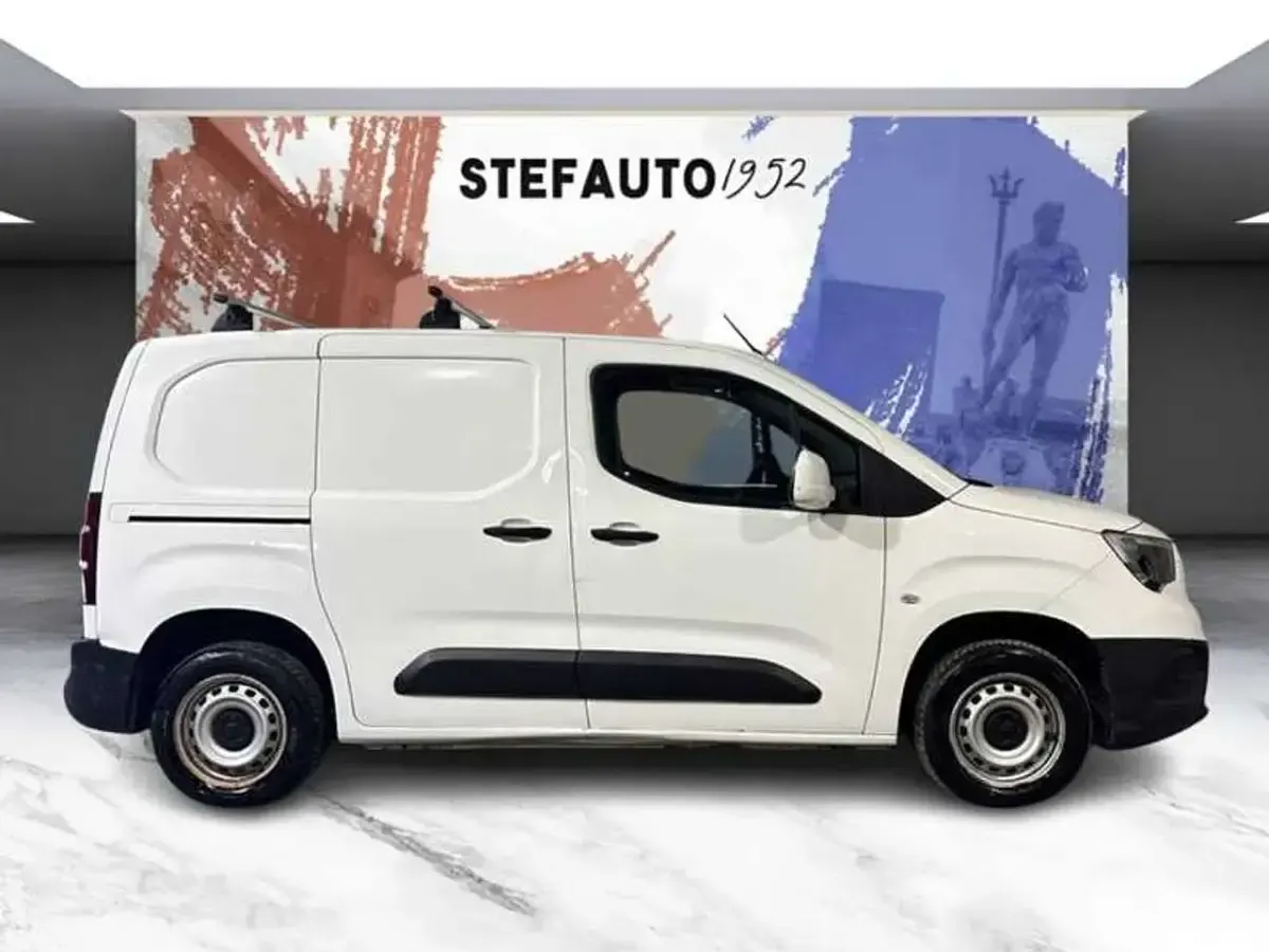 Gebraucht Opel Combo Edition 101 PS (74 kW) 2021 Weiß Van / Kleinbus