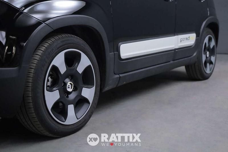Usata Fiat Panda Cross Cross 69 CV (50 kW) 2025 Nero pastello Utilitaria