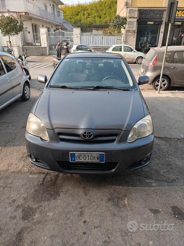 Usata Toyota Corolla 97 CV (71 kW) 2006 Grigio Berlina