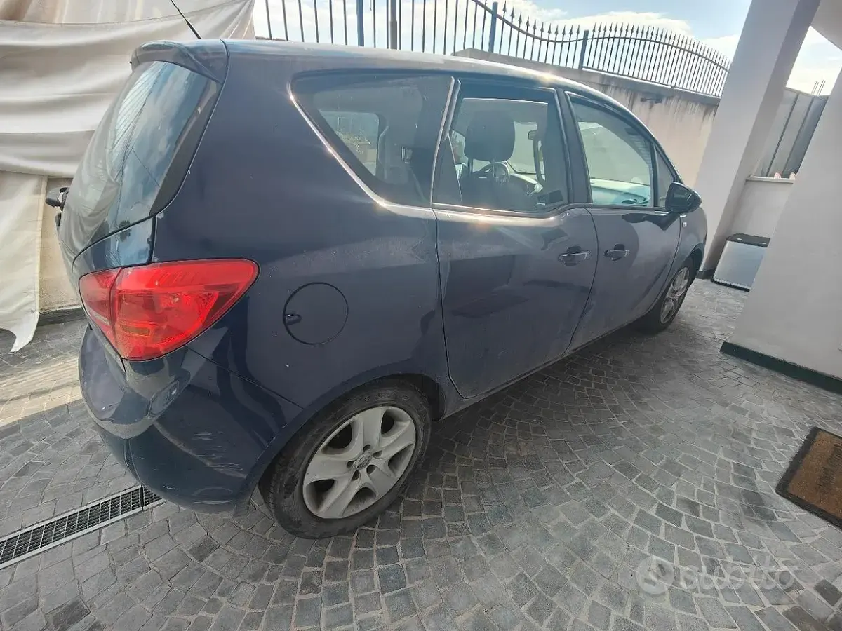 Usata Opel Meriva 120 CV (88 kW) 2015 Bluazzurro Monovolume