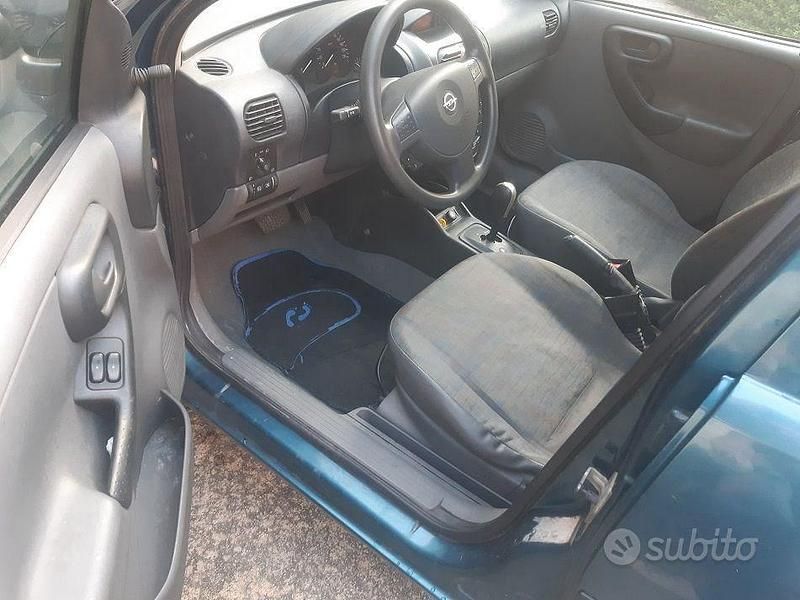 Usata Opel Corsa 75 CV (55 kW) 2001 Blu Utilitaria