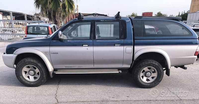 Usata Mitsubishi L 2003 Blu SUV