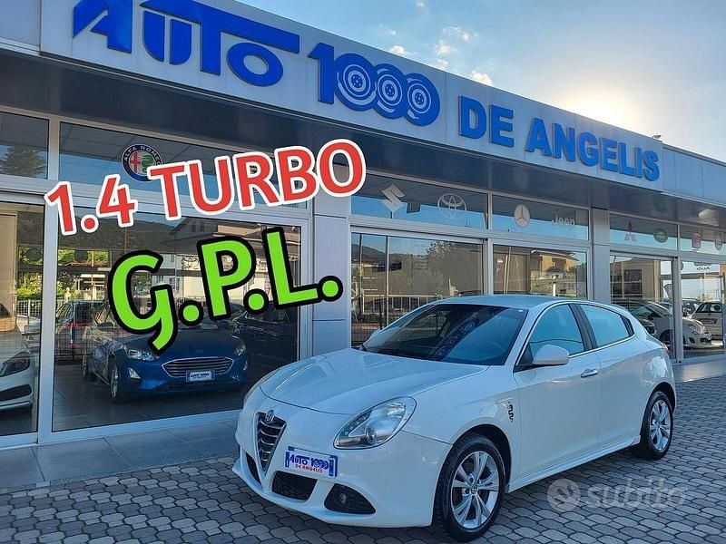 Usata Alfa Romeo Giulietta Distinctive 120 CV (88 kW) 2013 Bianco Berlina