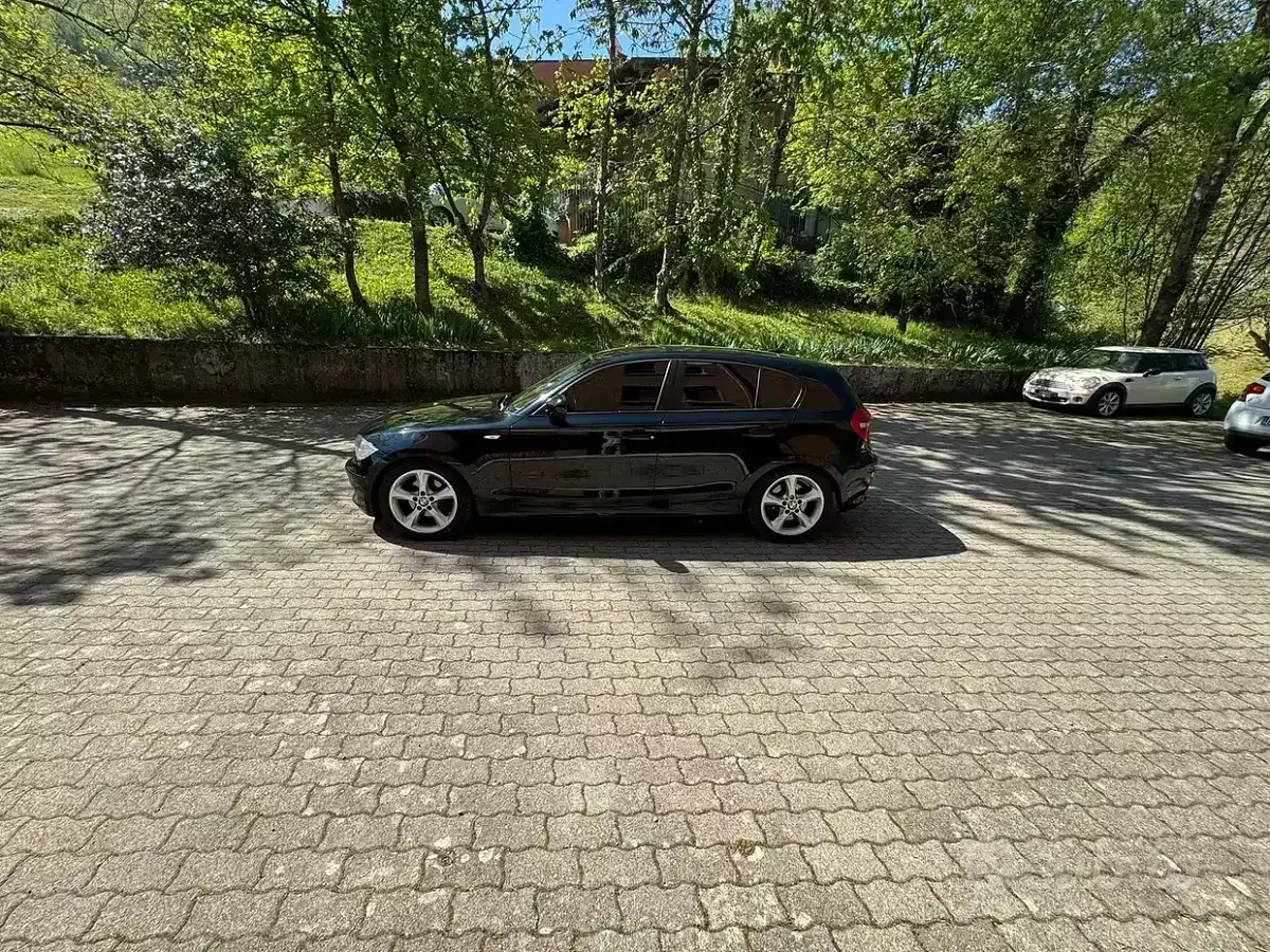 Usata BMW 118 143 CV (105 kW) 2010 Nero Utilitaria